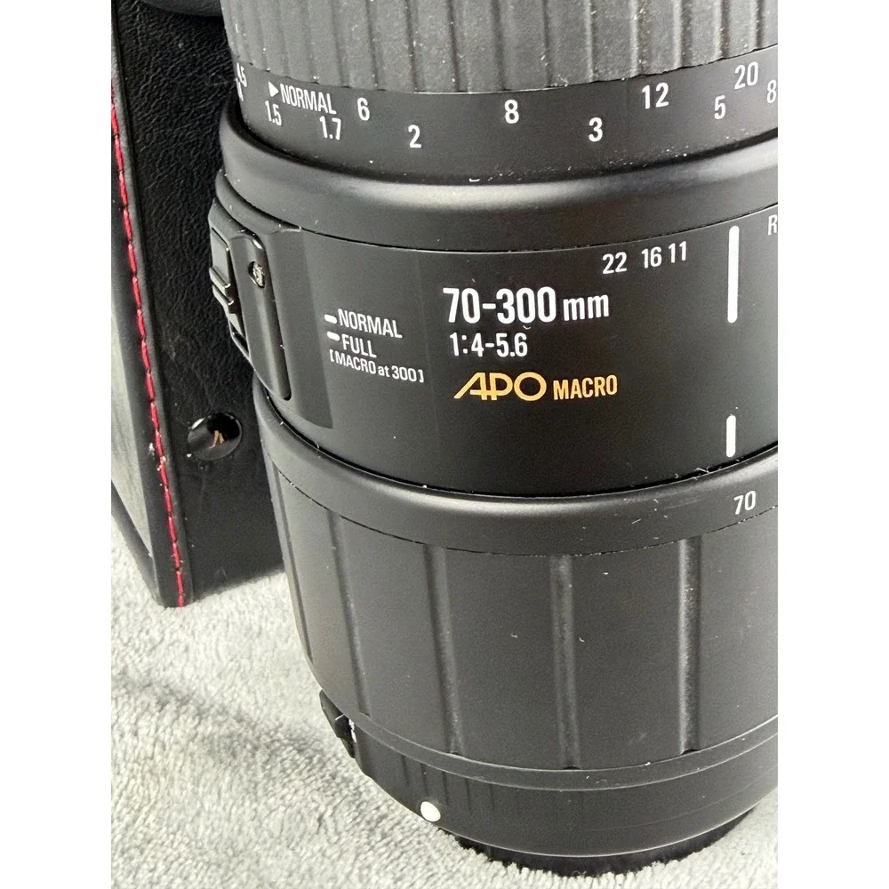 Sigma 70-300mm f/4-5.6 APO Macro Lens Unisex Black Excellent Telephoto Zoom